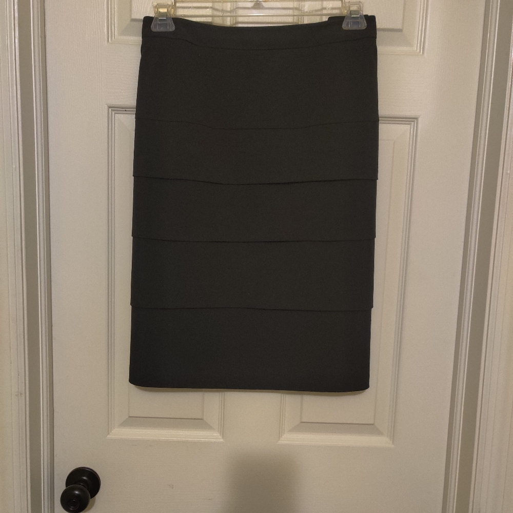 Larry Levine Woman Stretch skirt